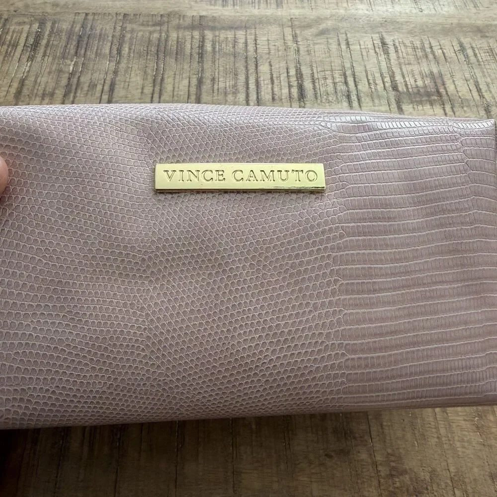 Vince Camuto nwt vince